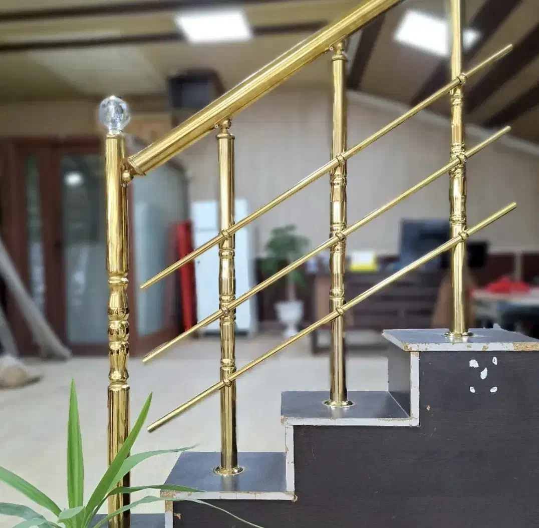 نرده استیل و آلومینیوم راه پله استاتیک حفاظ بانکی|خدمات پیشه و مهارت|شیراز, میانرود|دیوار