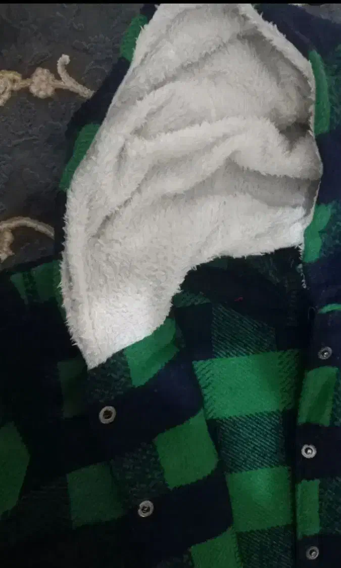 پالتو|لباس|کرمانشاه, |دیوار