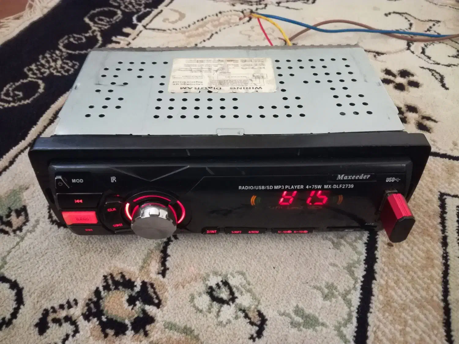 کفش|کیف، کفش، کمربند|قروه, |دیوار