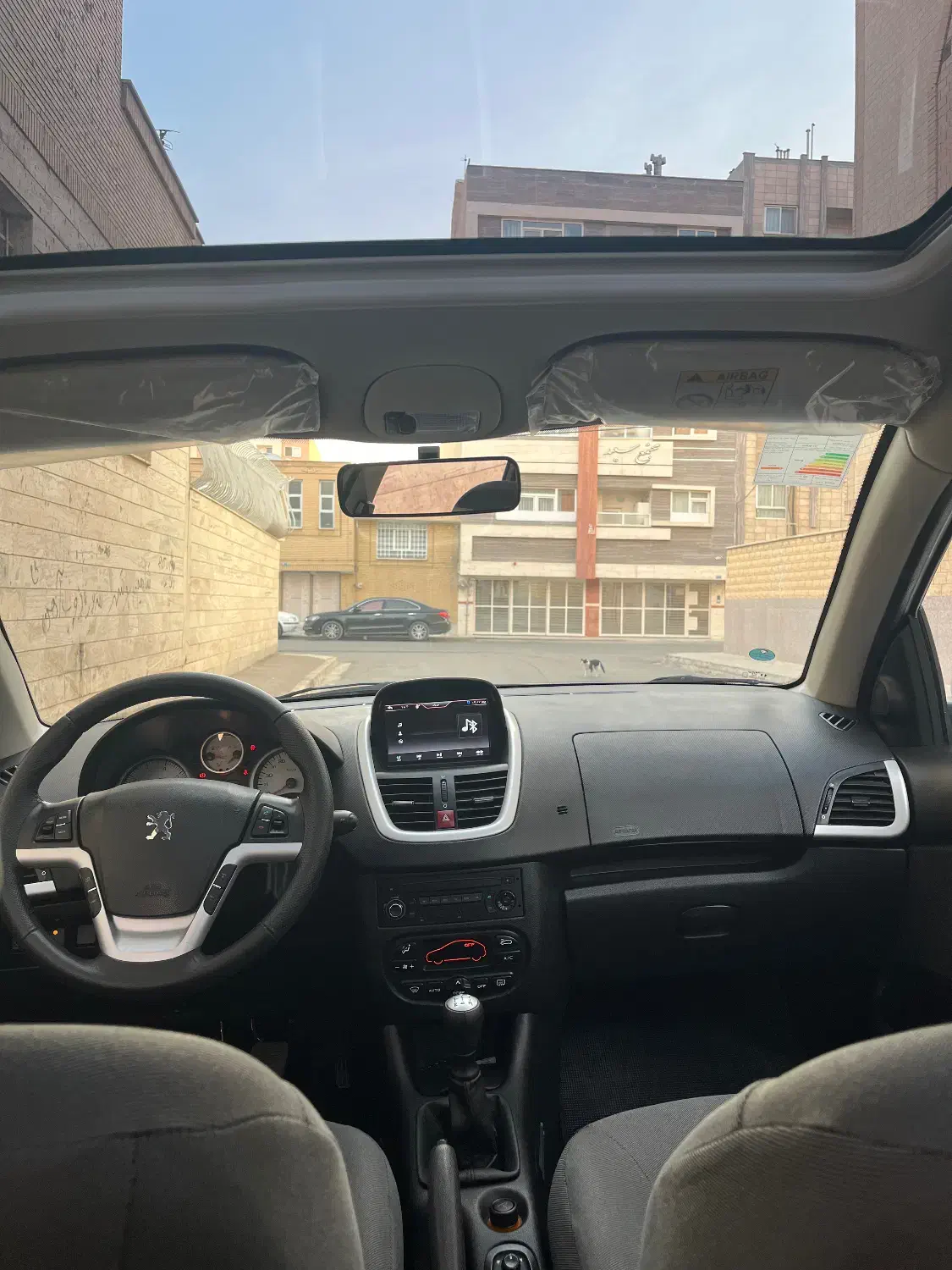 207 پانا 1401|خودرو سواری و وانت|شاهین‌شهر, خبرنگار|دیوار