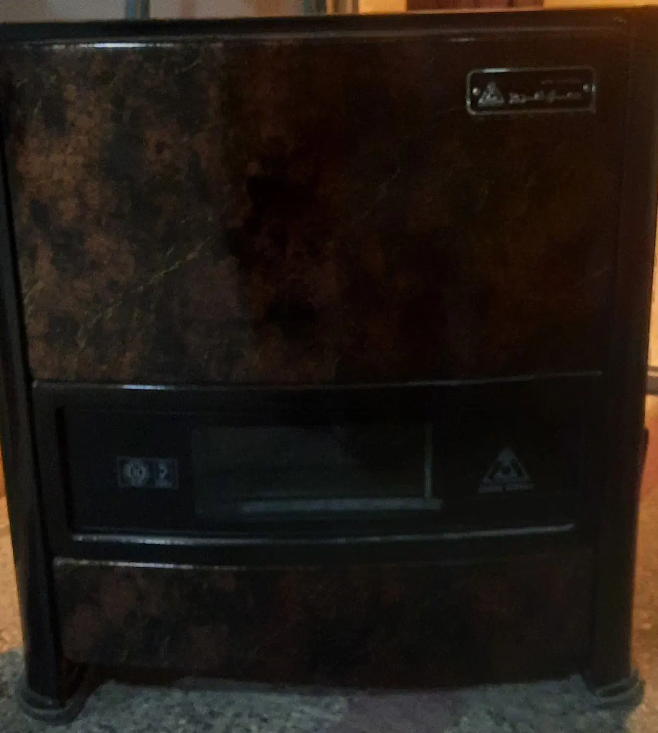 یک عدد بخاری گازی دارای مخزن آب مدل جهان افروز|بخاری، هیتر، شومینه|اراک, |دیوار