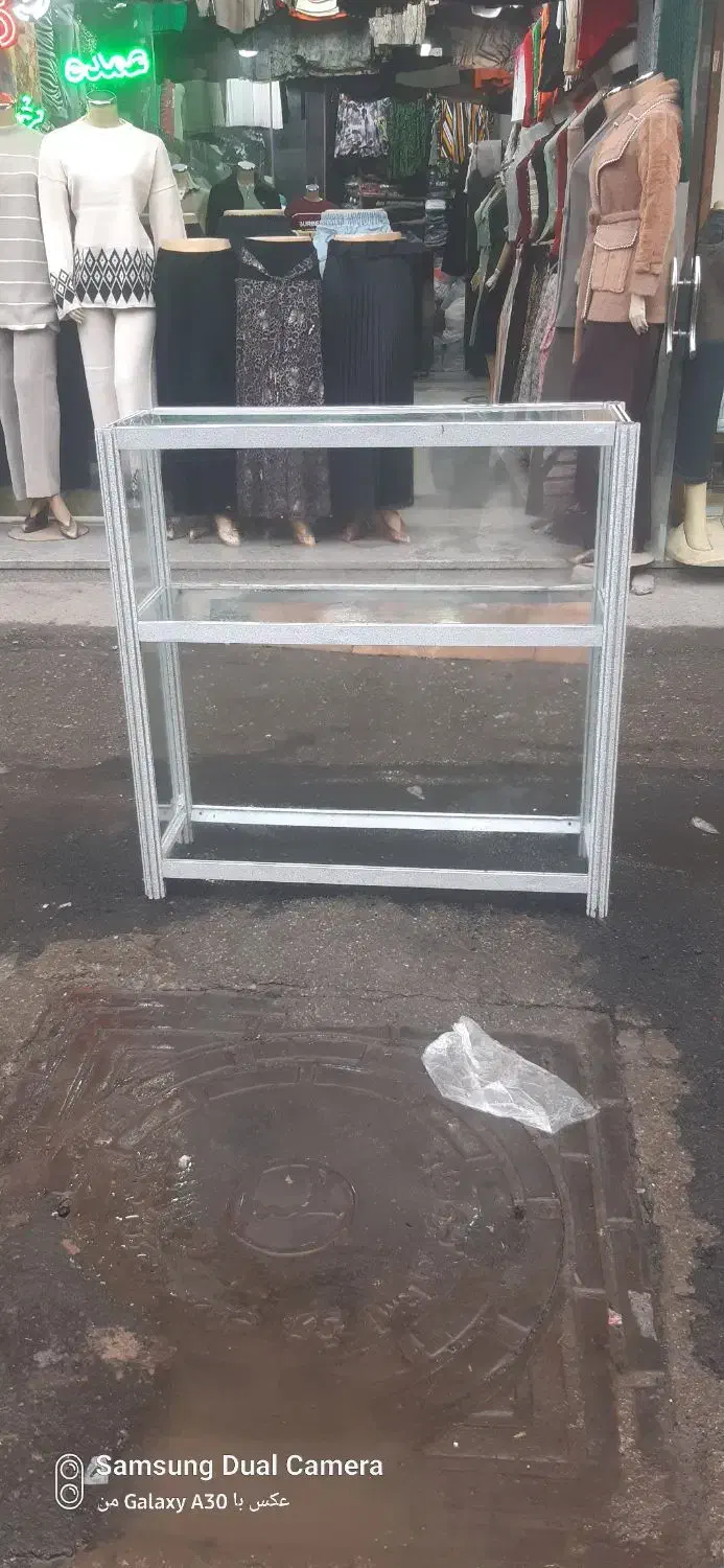 فروش ویترین آلمینیومی ۱در۳۰دوطبقه|فروشگاه و مغازه|سقز, |دیوار