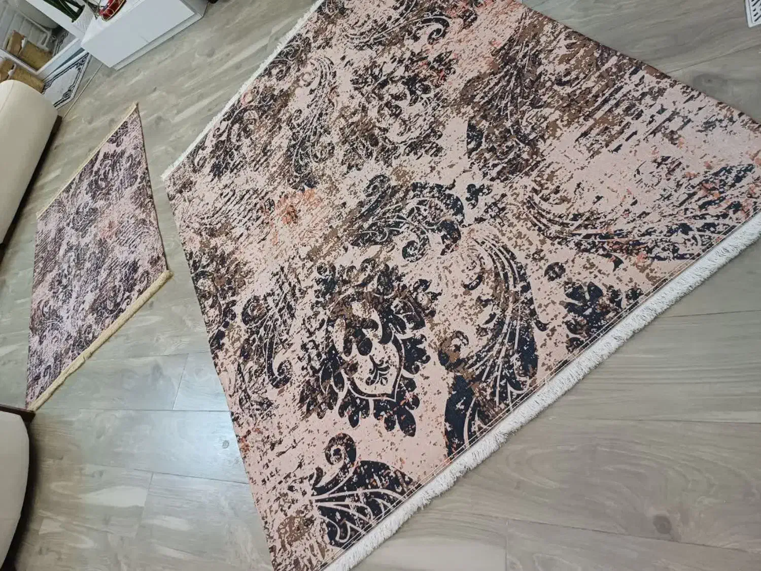 روفرشی|روفرشی|تربت جام, پاسداران|دیوار