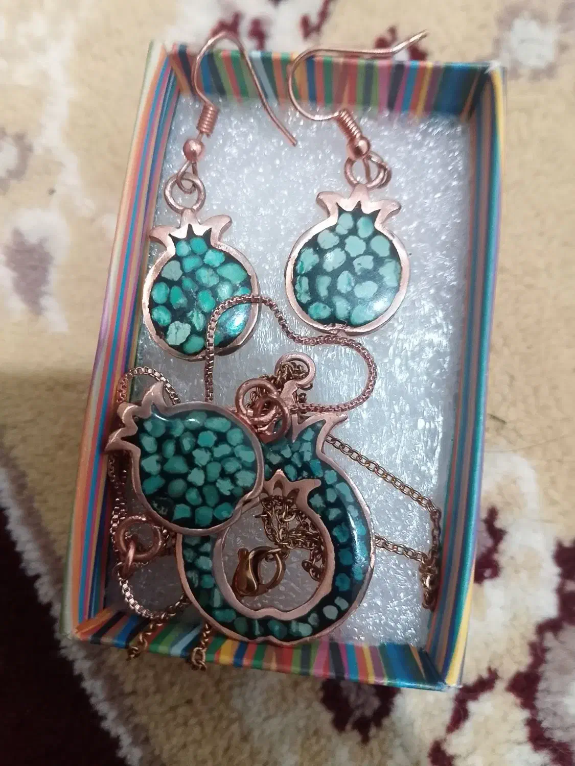 سرویس فیروزه|جواهرات|تربتحیدریه, آغوی|دیوار