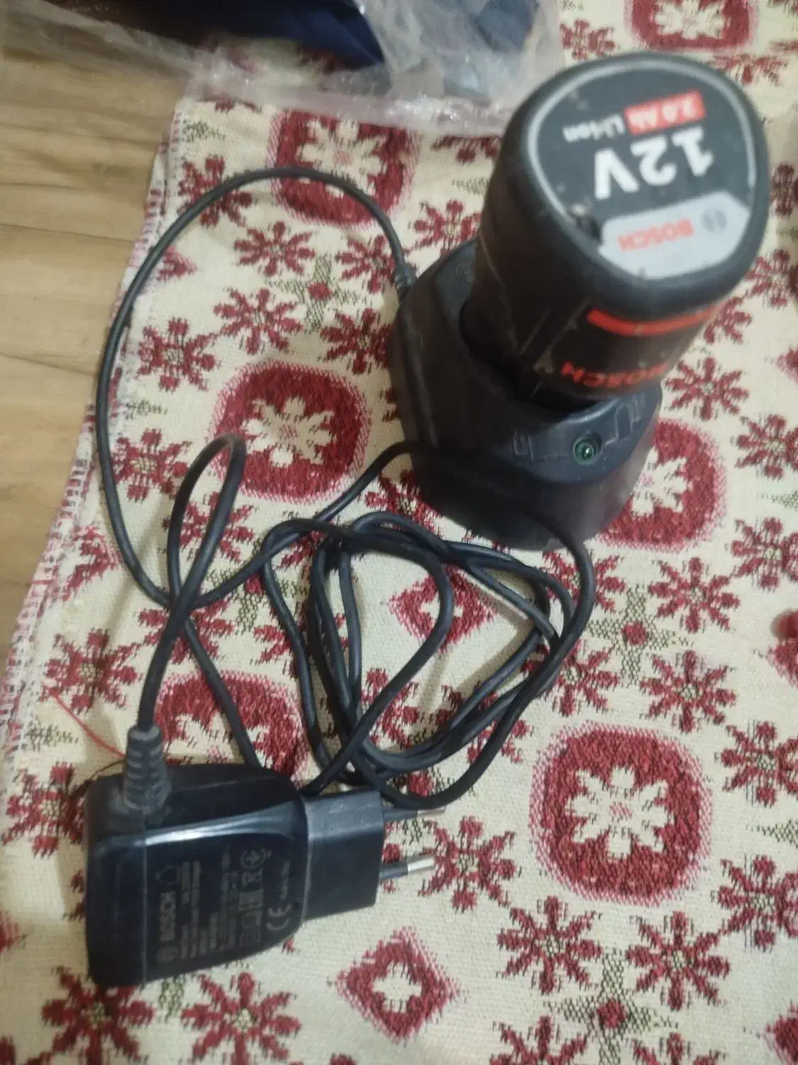 باطری و پایه شارژ اصلی بوش|ابزارآلات|کرج, حصارک بالا|دیوار