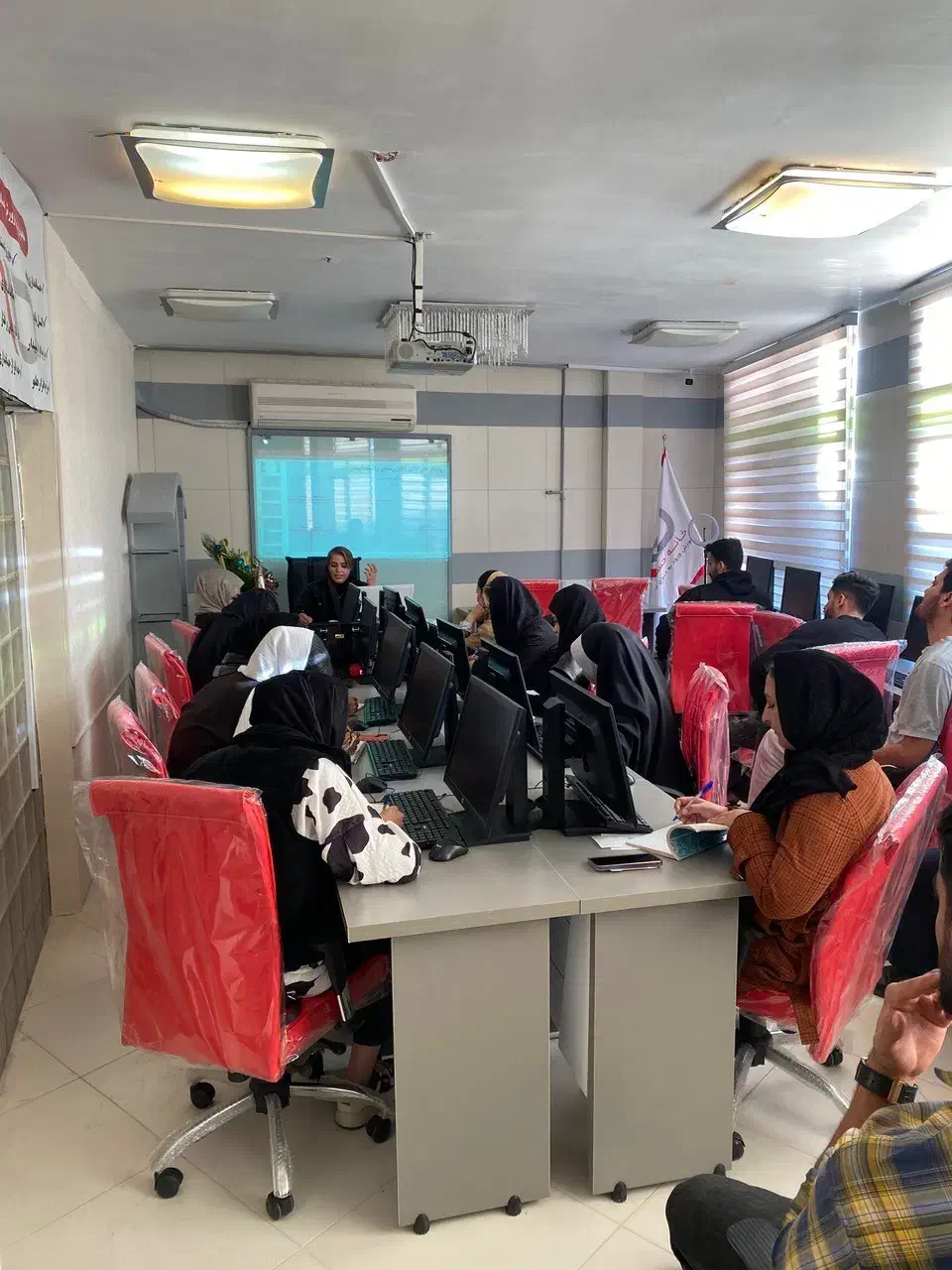 پرورش حسابدار مختص بازار کار|استخدام مالی، حسابداری، حقوقی|تهران, حکیمیه|دیوار