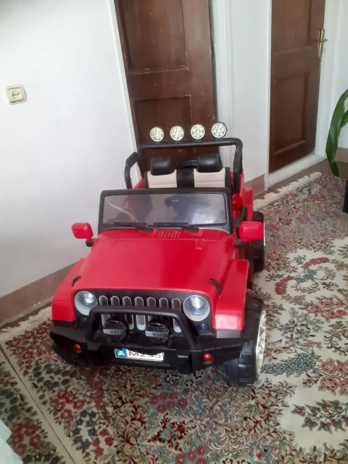 ماشین جیپ شارژی|اسباب‌بازی بچه|رفسنجان, |دیوار