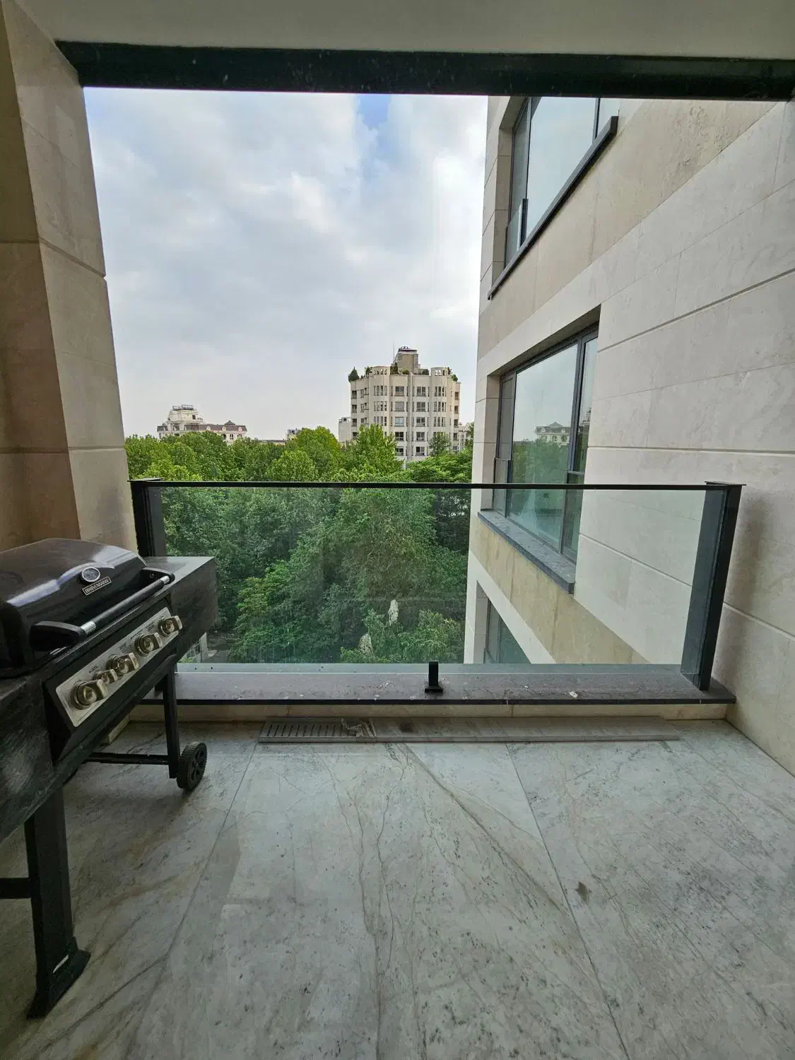 ۳۰۰ متر مدرن نیاوران/تک واحدی/مشاعات کامل