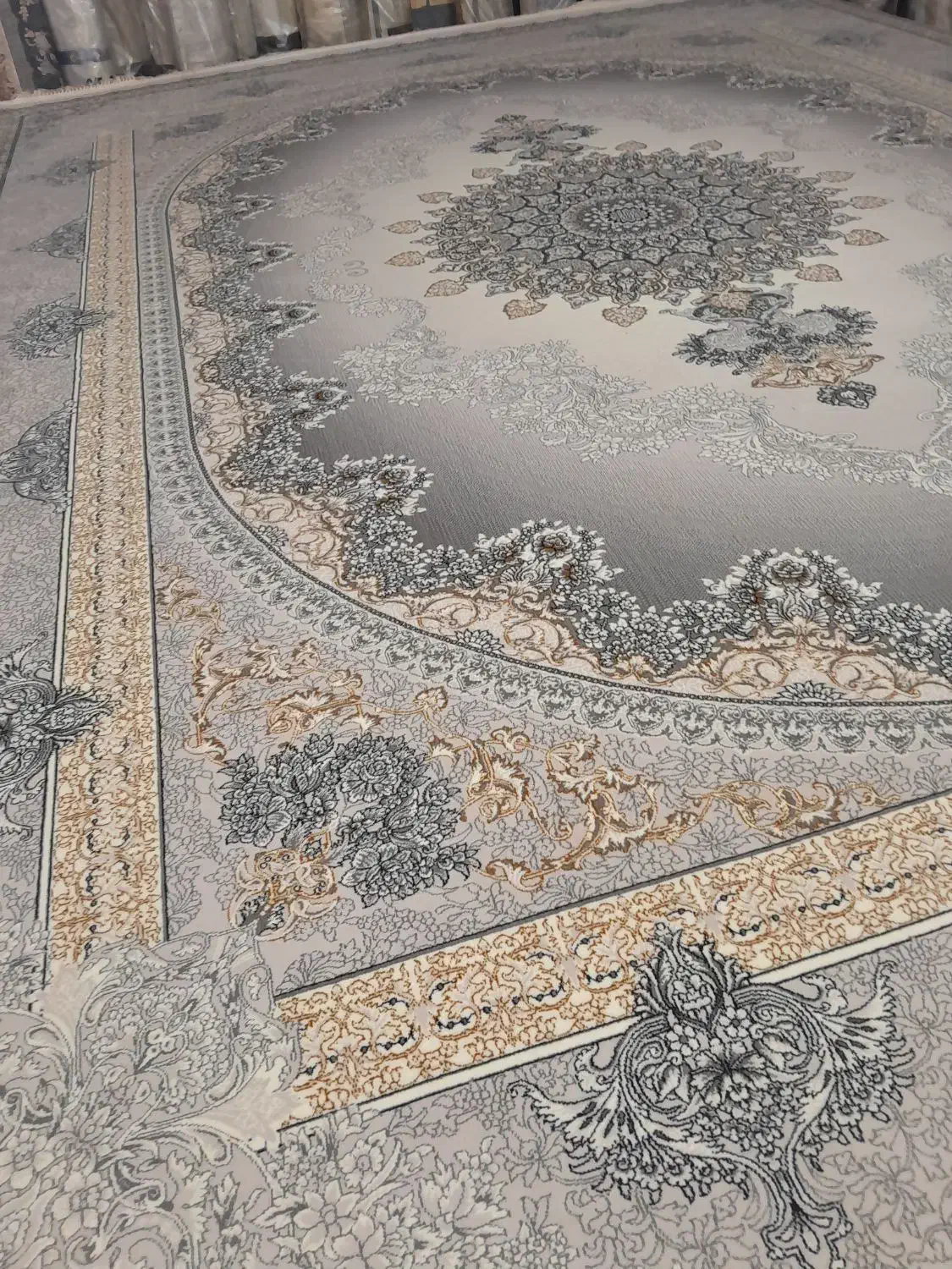 فرش ۹متری و۱۲متری تازه نو|فرش|فومن, |دیوار