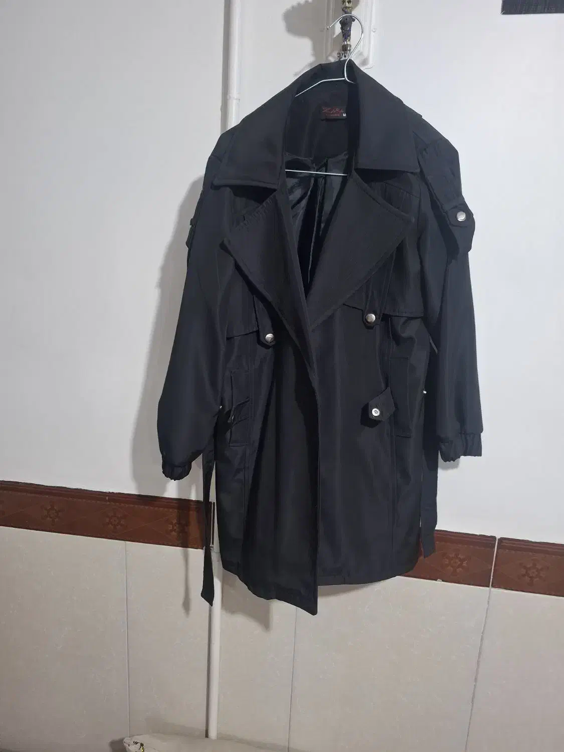 پالتوزنانه|لباس|بهارستان, |دیوار