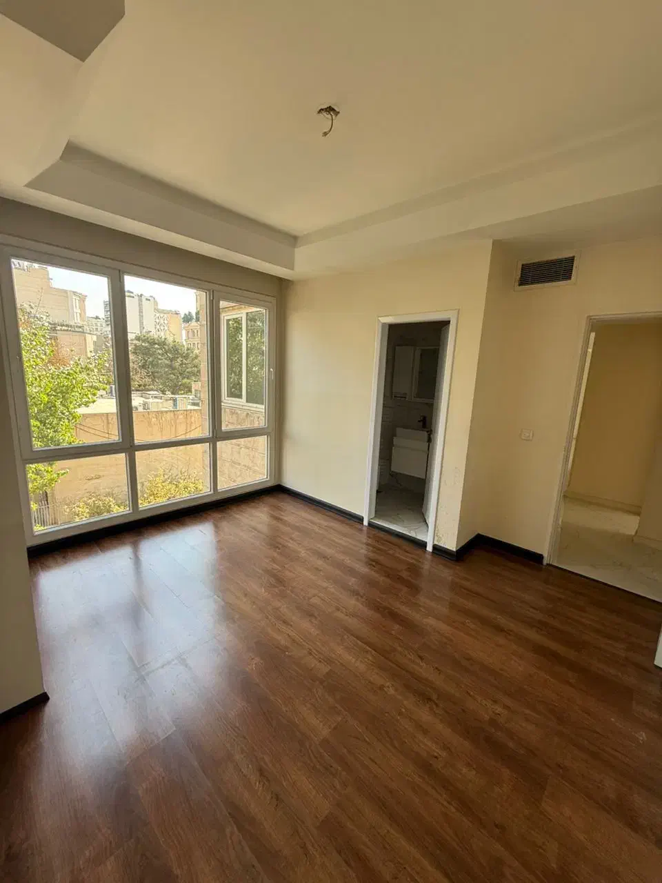 160متر3خوابه طبقه3،فرمانیه شرقی خ سنبل(فول مشاعات)