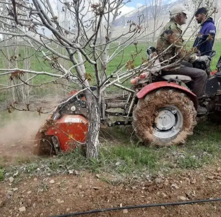شخم باغ،گلخانه،زعفران کاری باتراکتور باغی|خدمات باغبانی و درختکاری|خمین, |دیوار