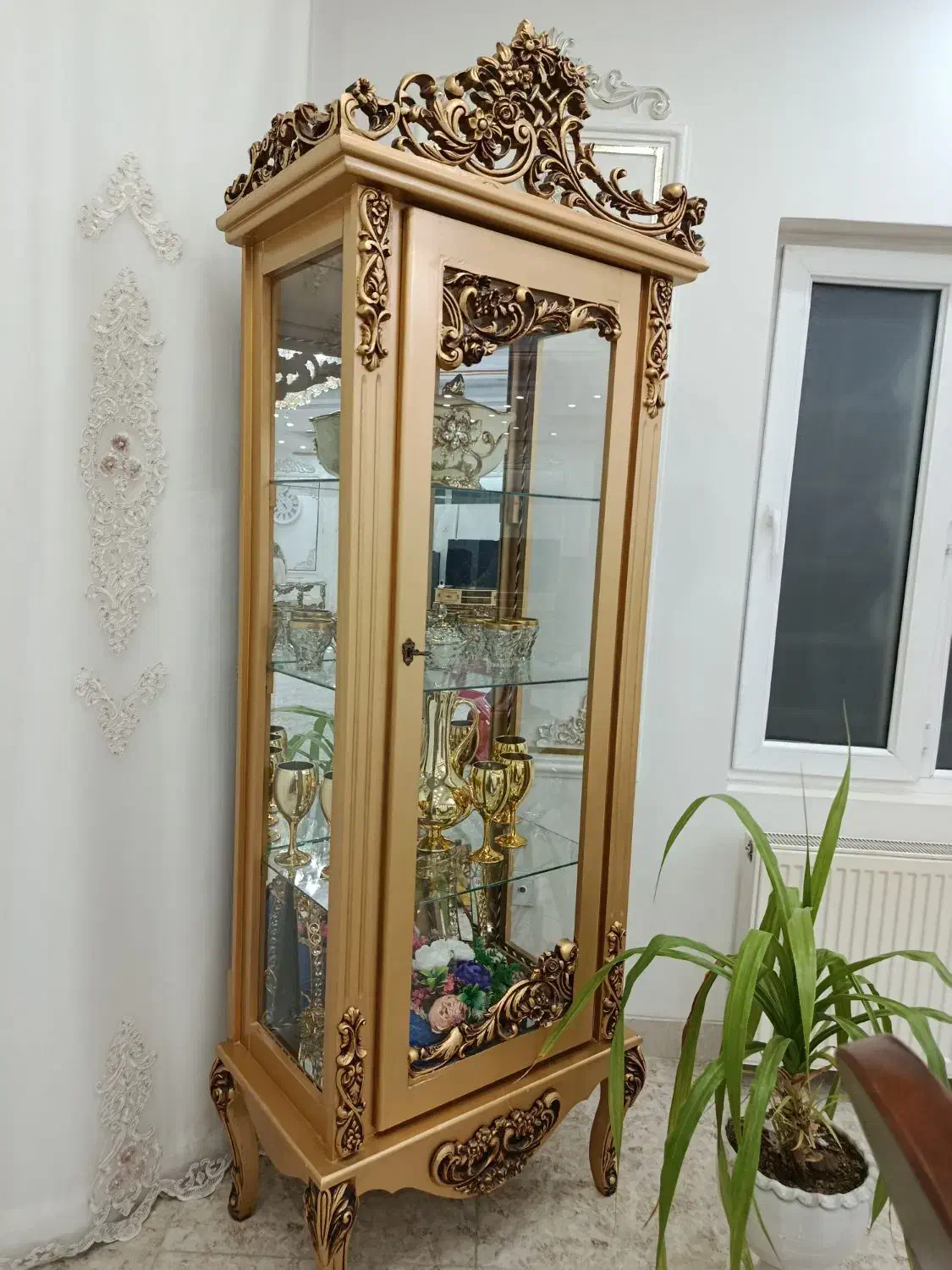 بوفه طلایی در حد نو|بوفه، ویترین، کنسول|پرند, فاز ۳|دیوار