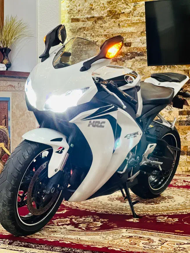 Cbr1000 2010|موتورسیکلت|شیراز, حومه شیراز|دیوار