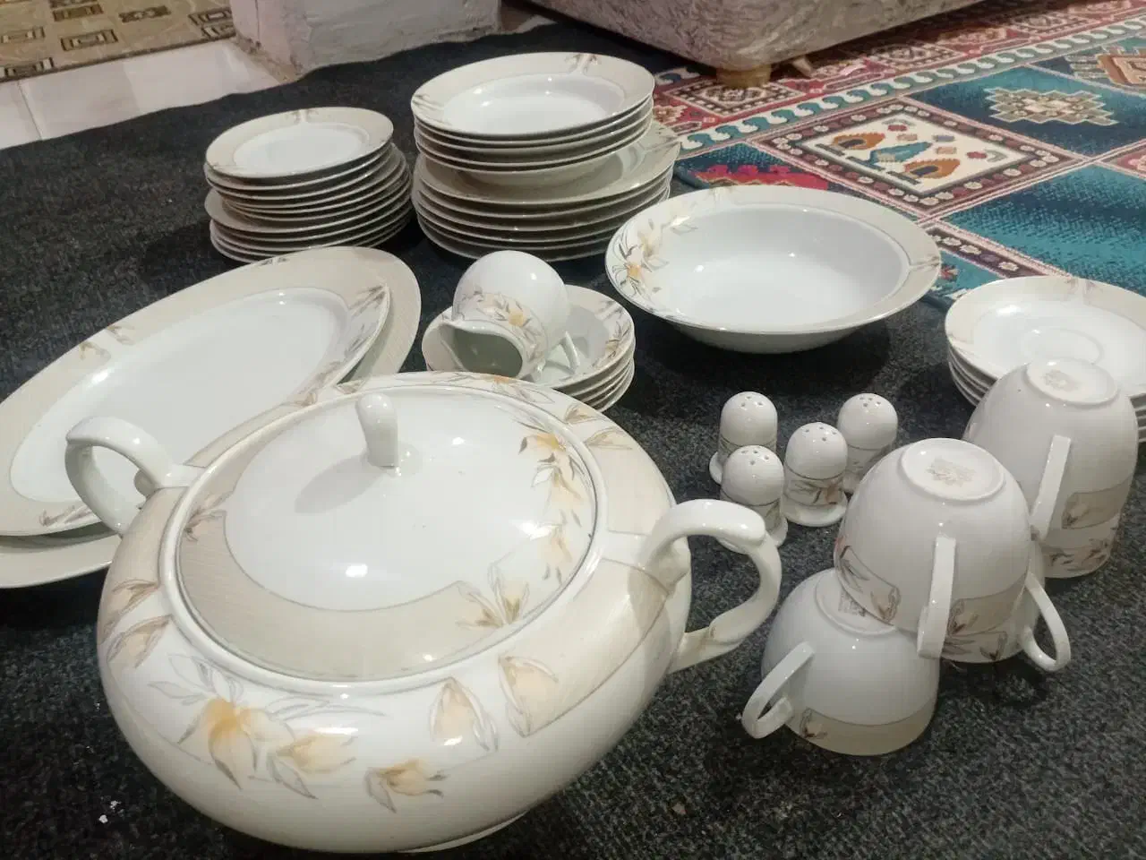 ظروف چینی قیمت توافق|ظروف سرو و پذیرایی|فومن, |دیوار