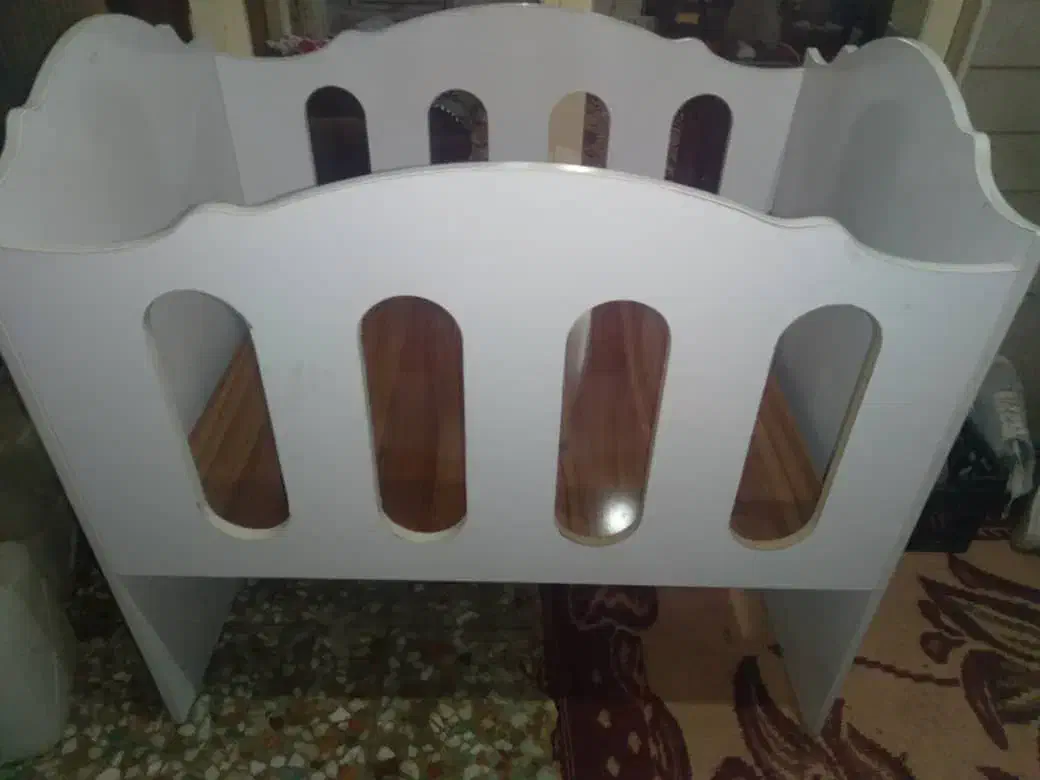 گهواره|تخت و صندلی بچه|شهرضا, |دیوار