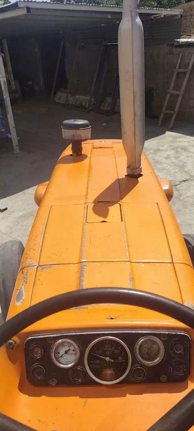 تراکتور رومانی تمیز با گواهن|خودرو سنگین|خرم‌آباد, |دیوار