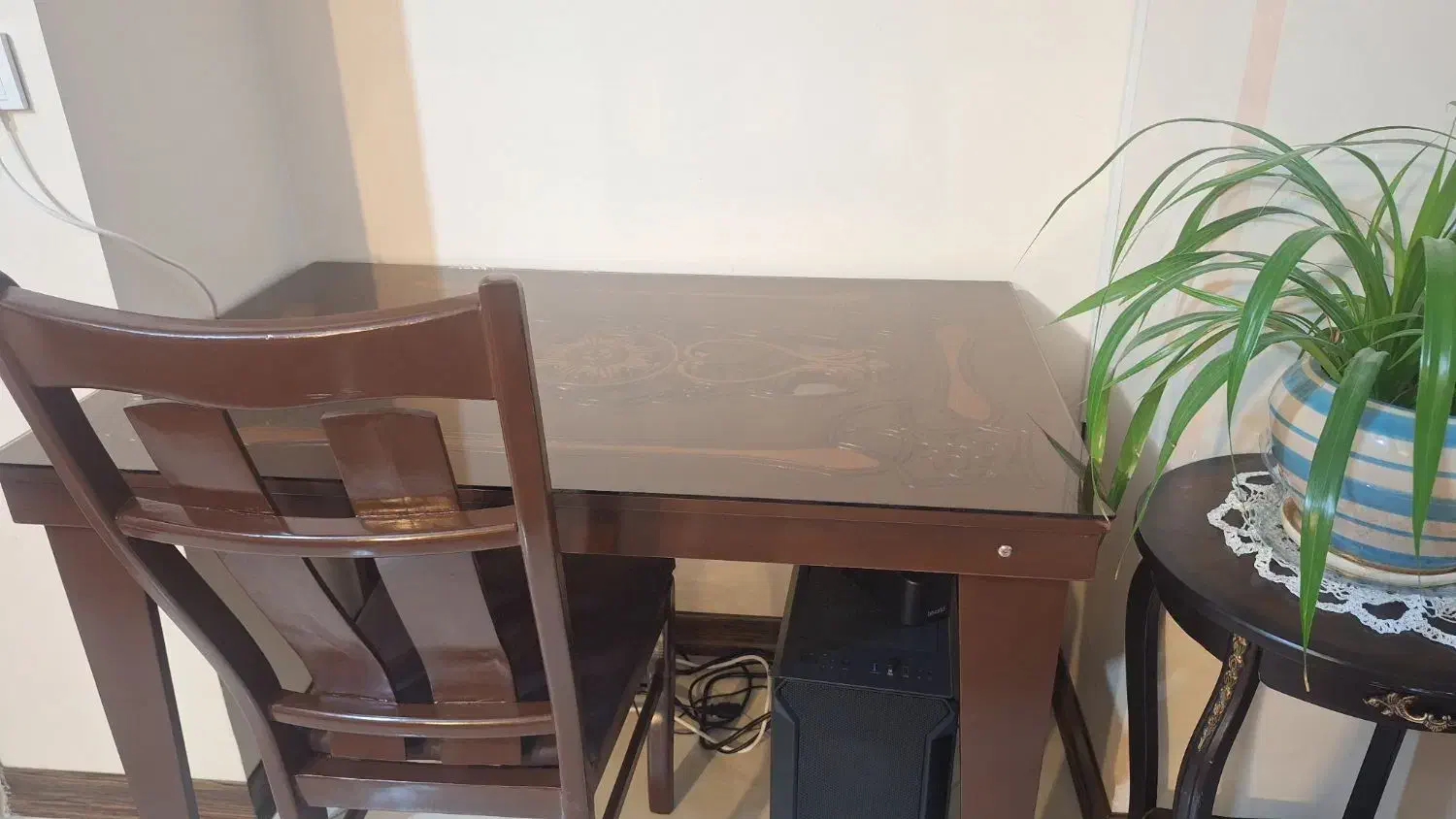 میز و صندلی|میز تحریر و کامپیوتر|خرم‌آباد, |دیوار