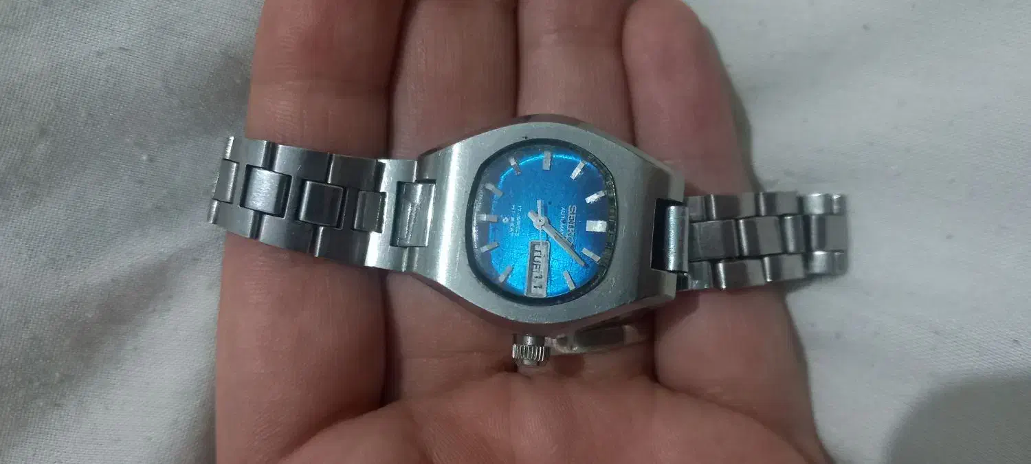 ساعت بسیارزیبا وقدیمی اصل|ساعت|هرسین, |دیوار