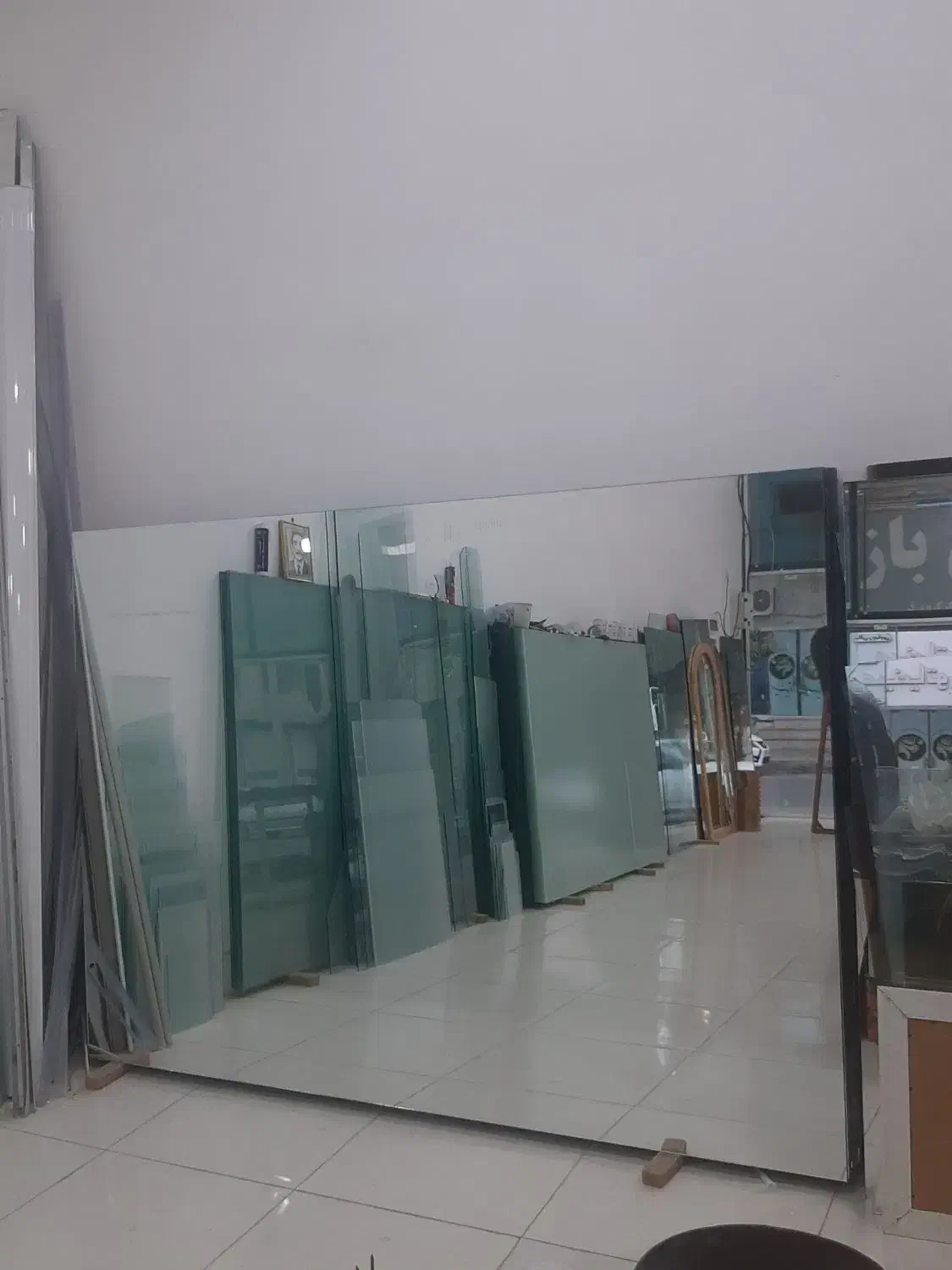 اینه باشگاه|آینه|دره شهر, |دیوار