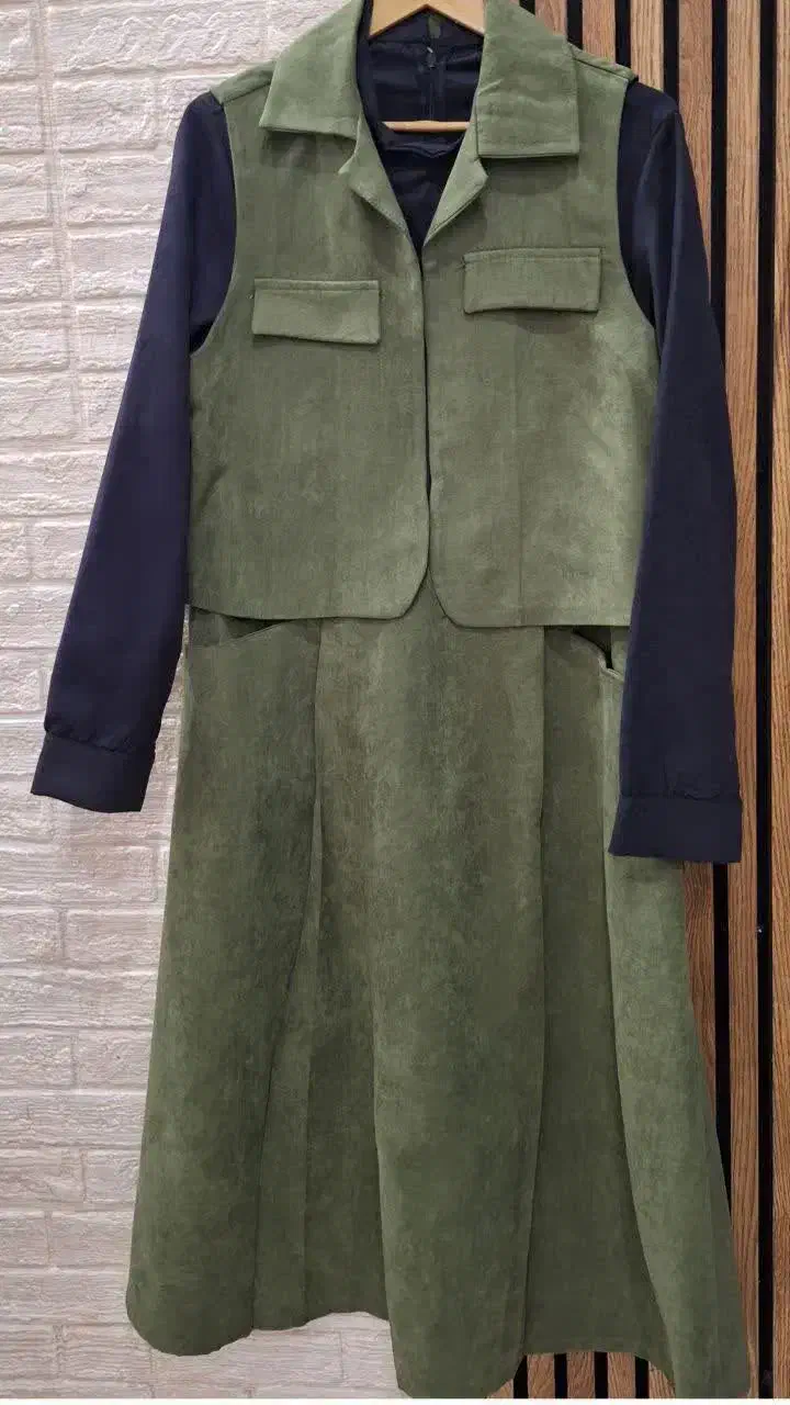 کت دامن|لباس|دامغان, |دیوار