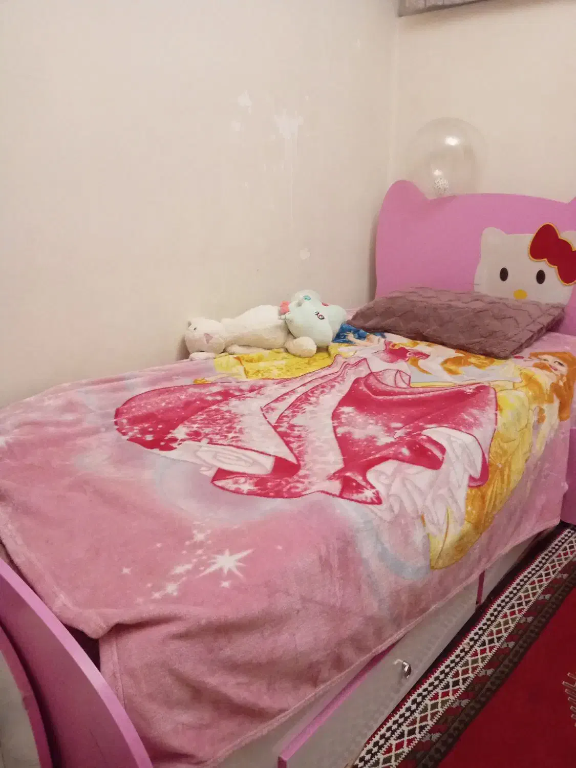 سرویس خواب|تخت و سرویس خواب|شیراز, باغ تخت|دیوار