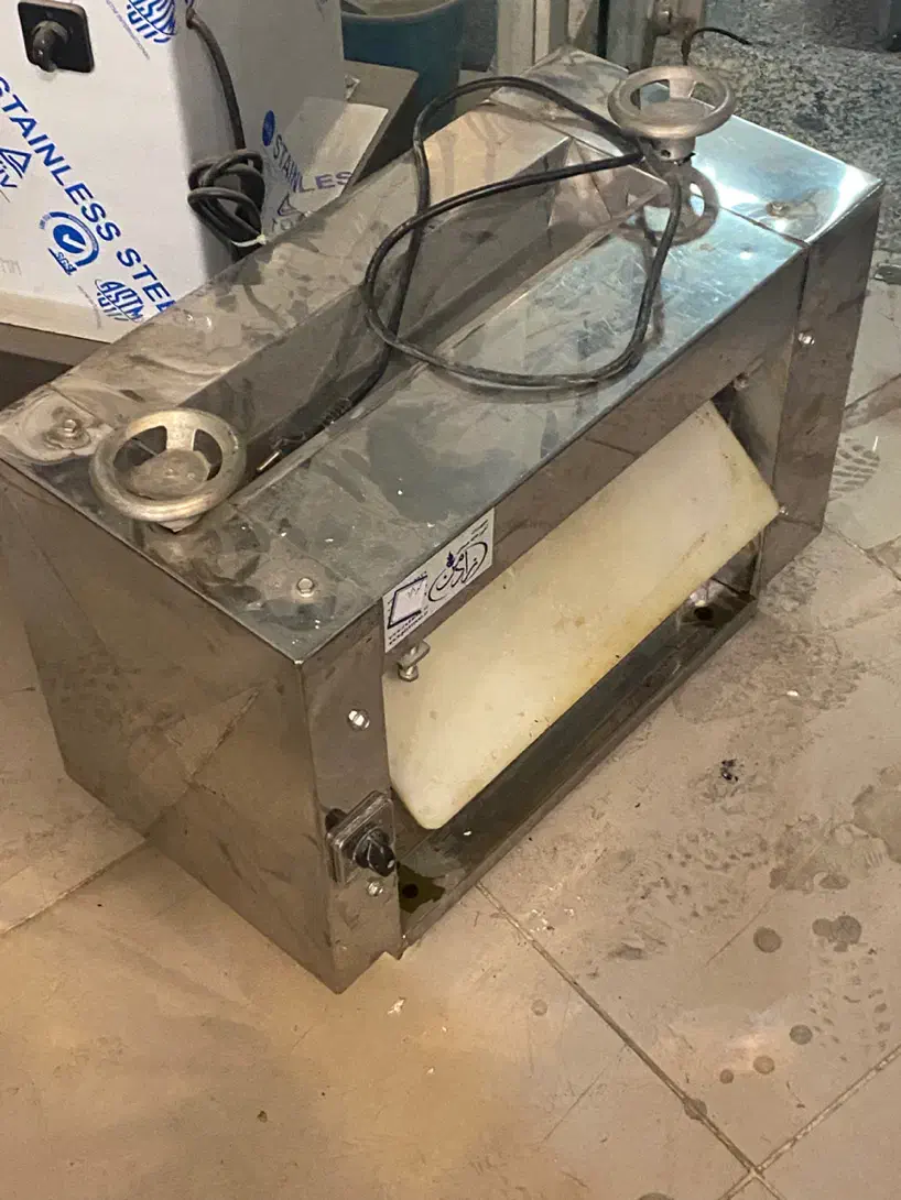 خمیر پهن کن پیتزا برقی پهن کن وردنه برقی|کافی‌شاپ و رستوران|اصفهان, آفاران|دیوار