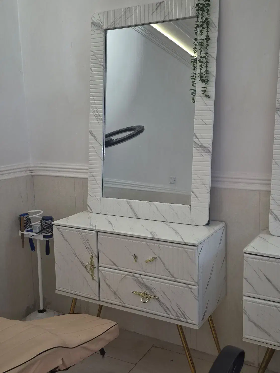 لوازم آرایشگاه|آرایشگاه و سالنهای زیبایی|میناب, |دیوار