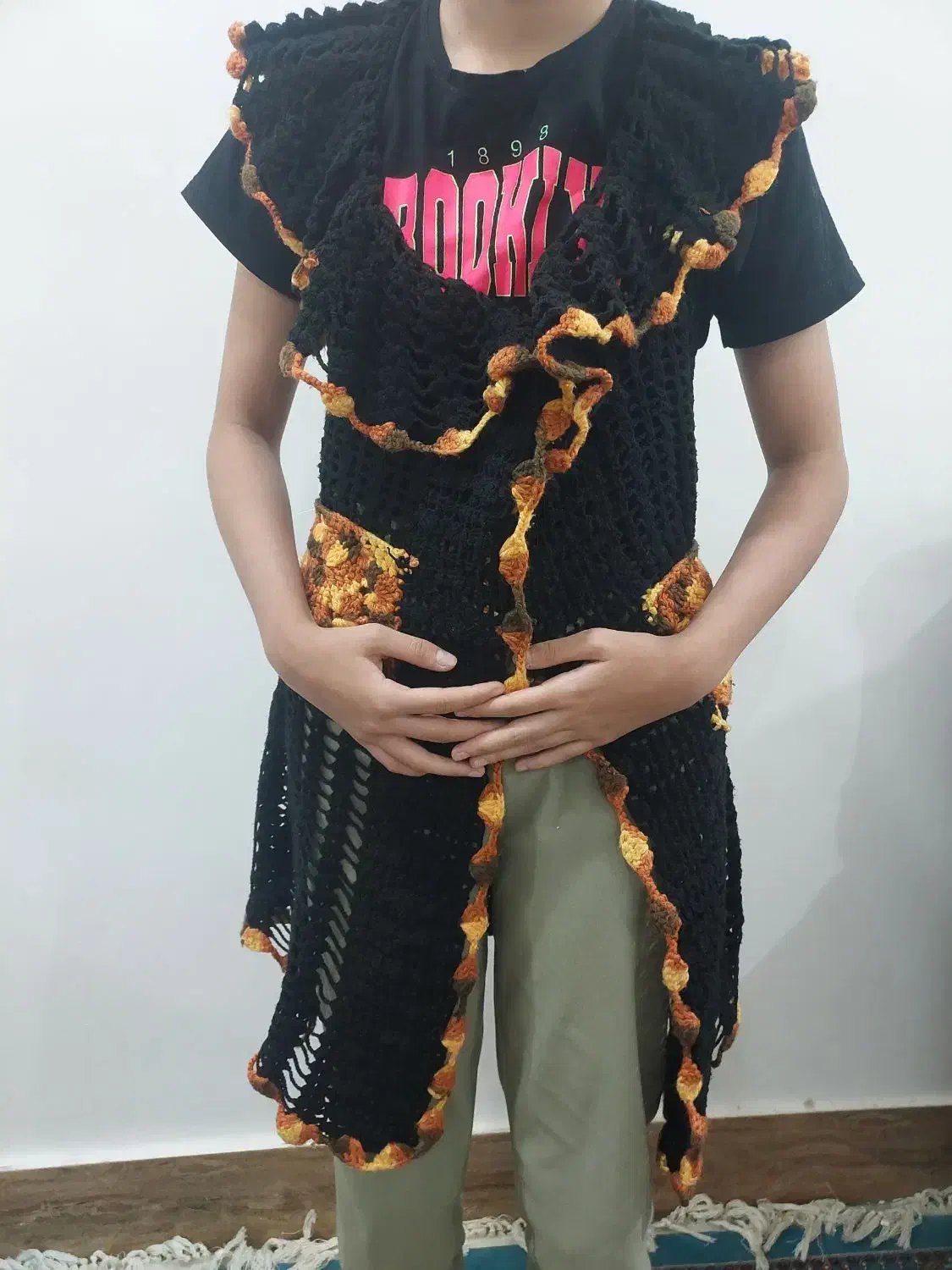 شنل و رو لباسی دست باف.و جوراب دستباف|لباس|دزفول, |دیوار