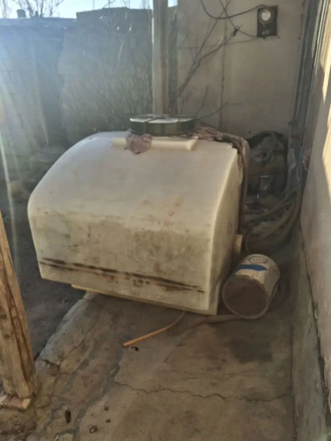 سمپاش پشت نیسان|ماشین‌آلات صنعتی|نقده, |دیوار