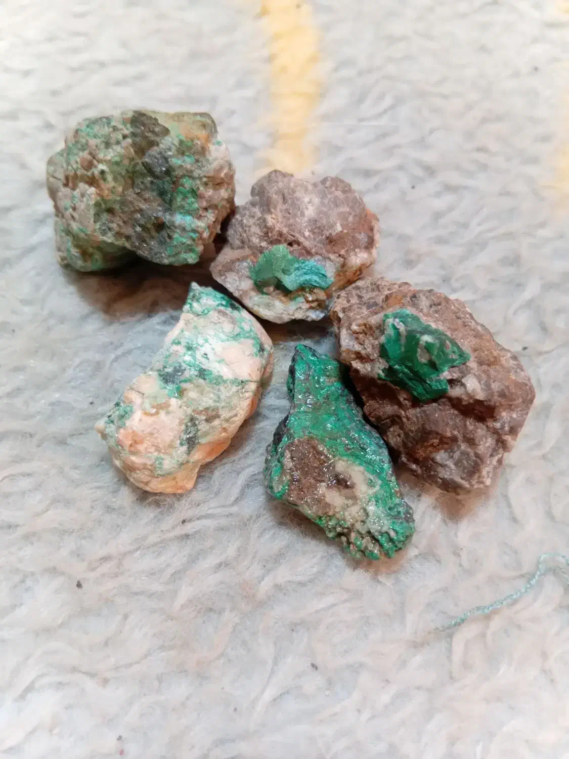 سنگ زمرد|جواهرات|شاهین‌شهر, گزبرخوار|دیوار