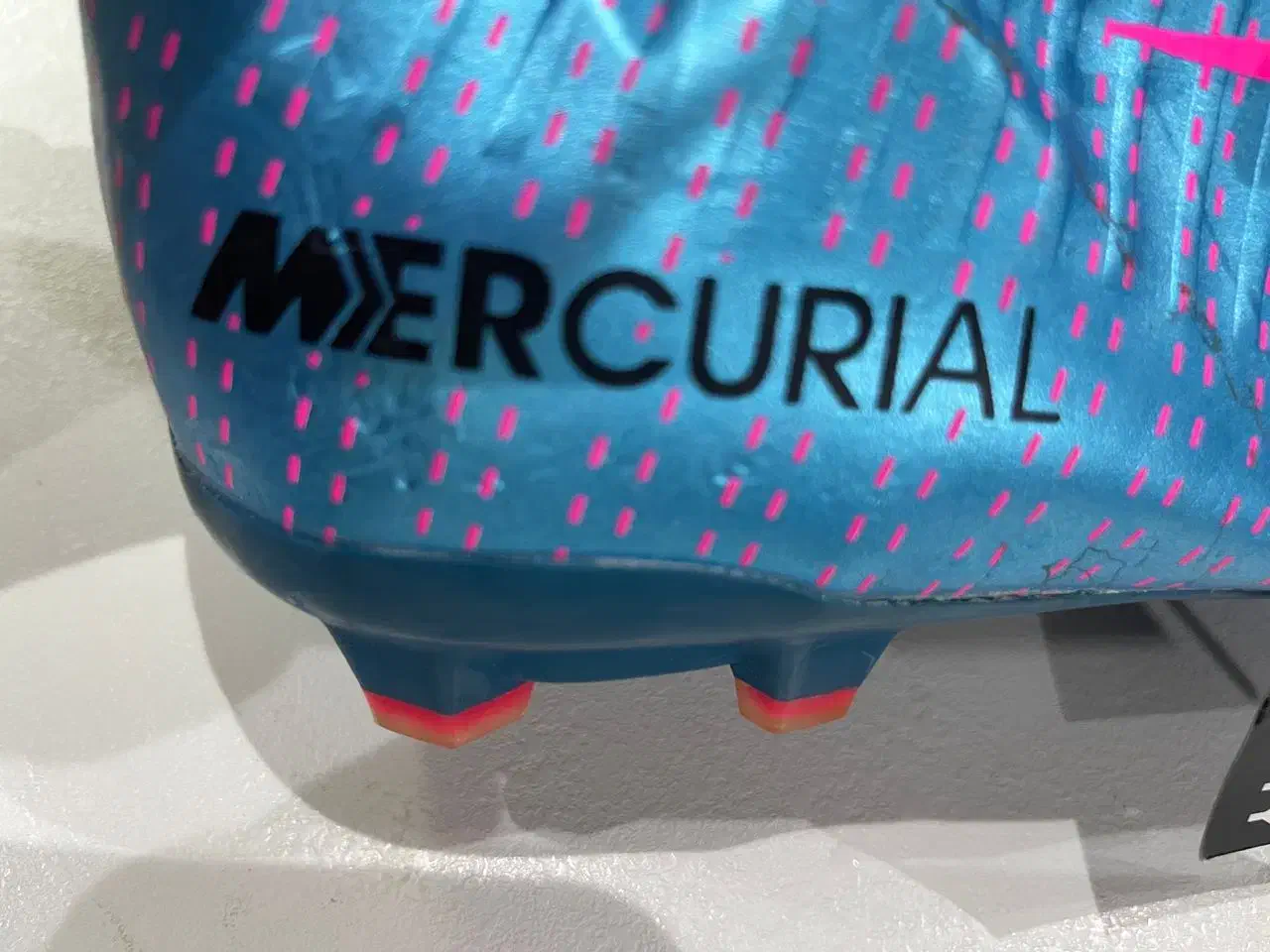 کفش چمنی نایک اصل ویتنام|کیف، کفش، کمربند|شیراز, آزادگان|دیوار