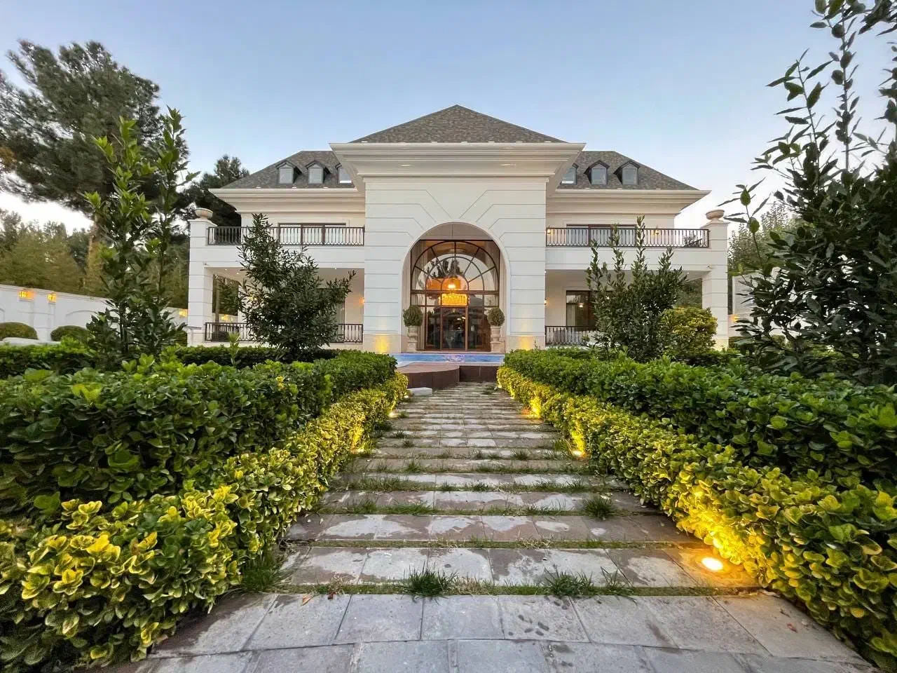 ویلا باغ شهرک طاووسیه/افشاریه /الهیه/بانوسحرا|فروش خانه و ویلا|هشتگرد, طاووسیه|دیوار