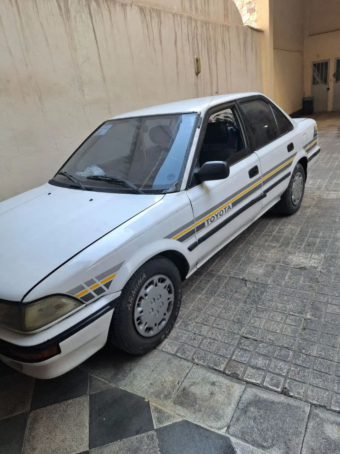 تویوتا کرولا|خودرو سواری و وانت|اندیشه, اندیشه فاز ۱|دیوار