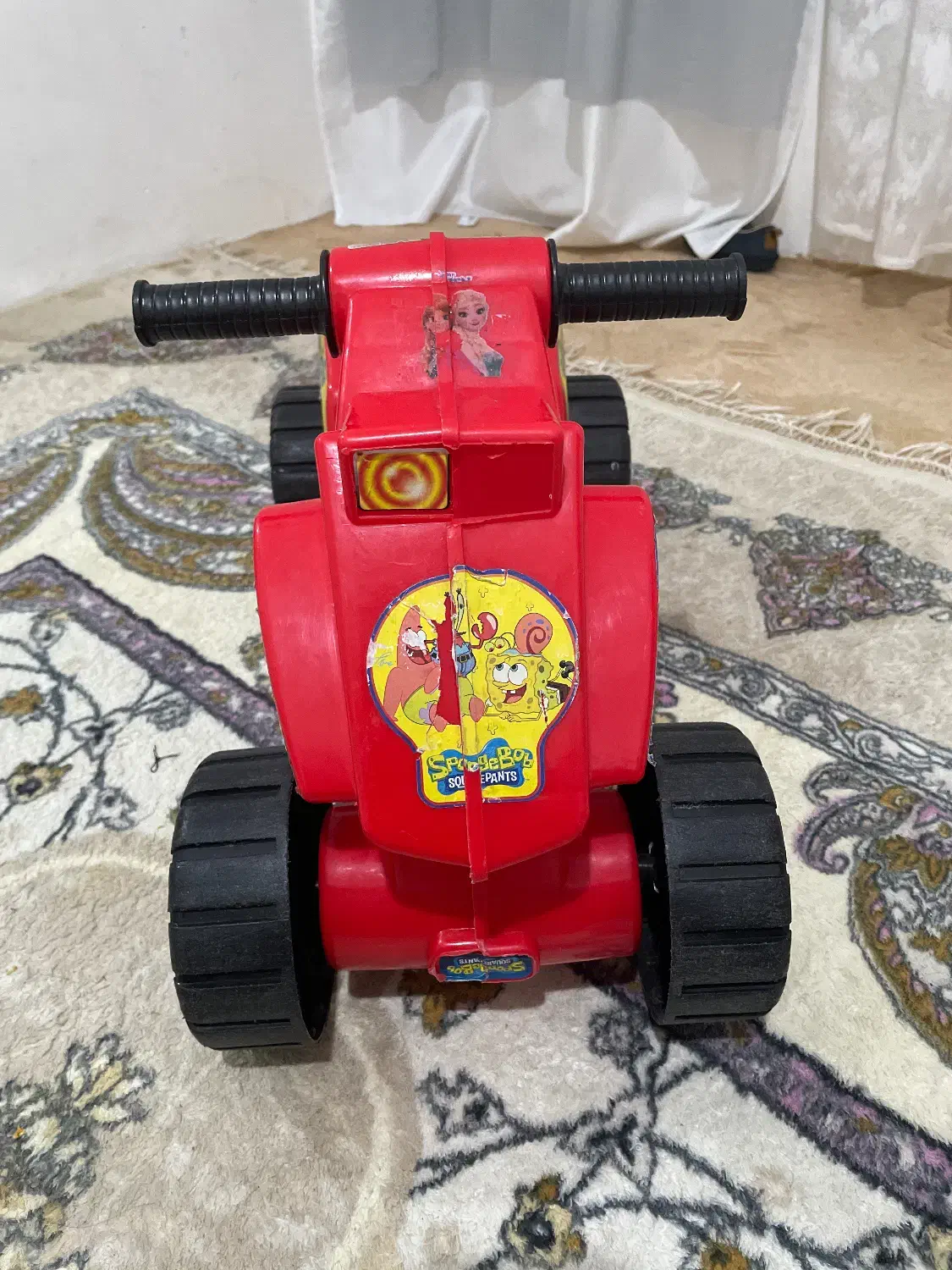 موترو بچه|اسباب‌‌بازی|رباط‌کریم, رباط‌کریم|دیوار