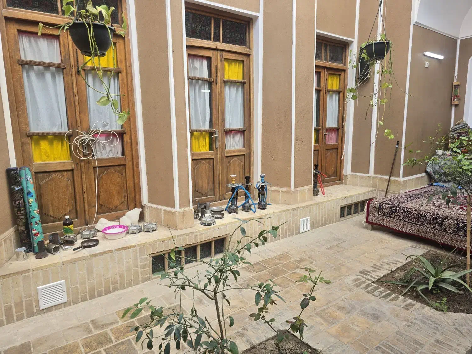 بیا کویر ایران مفت هتل بهت بدم تا ۲۲ نفر دربست|اجارهٔ کوتاهمدت آپارتمان و سوئیت|تهران, شیخ هادی|دیوار