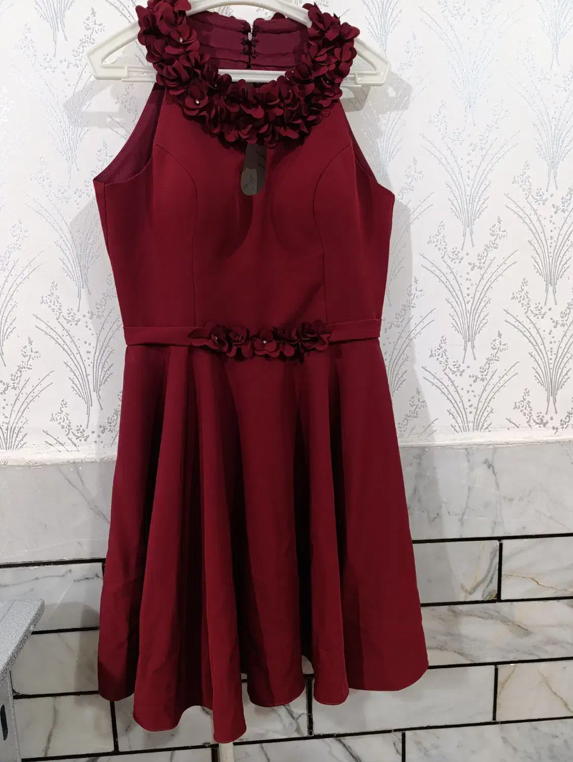 تعدادی لباس مجلسی|لباس|دورود, |دیوار