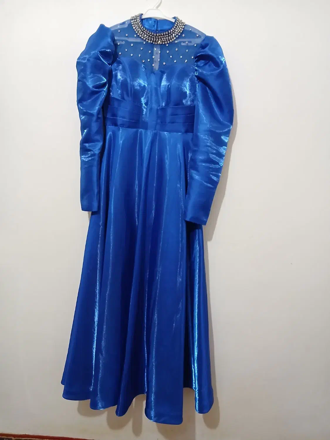 لباس مجلسی . پوشیده . آبی کاربنی . بلند|لباس|آوج, |دیوار