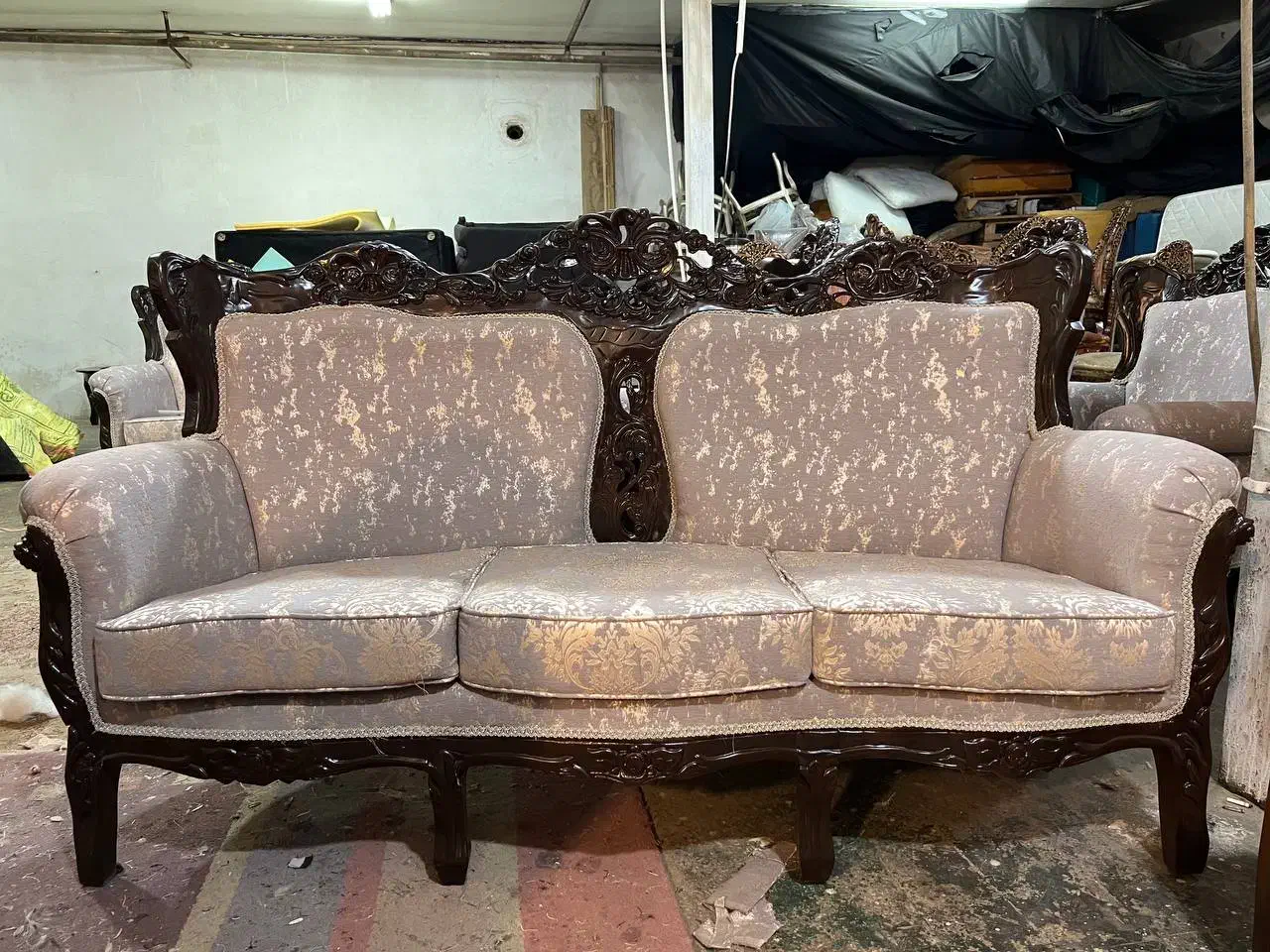 تعمیرات مبلمان ماهر|خدمات پیشه و مهارت|سمنان, |دیوار