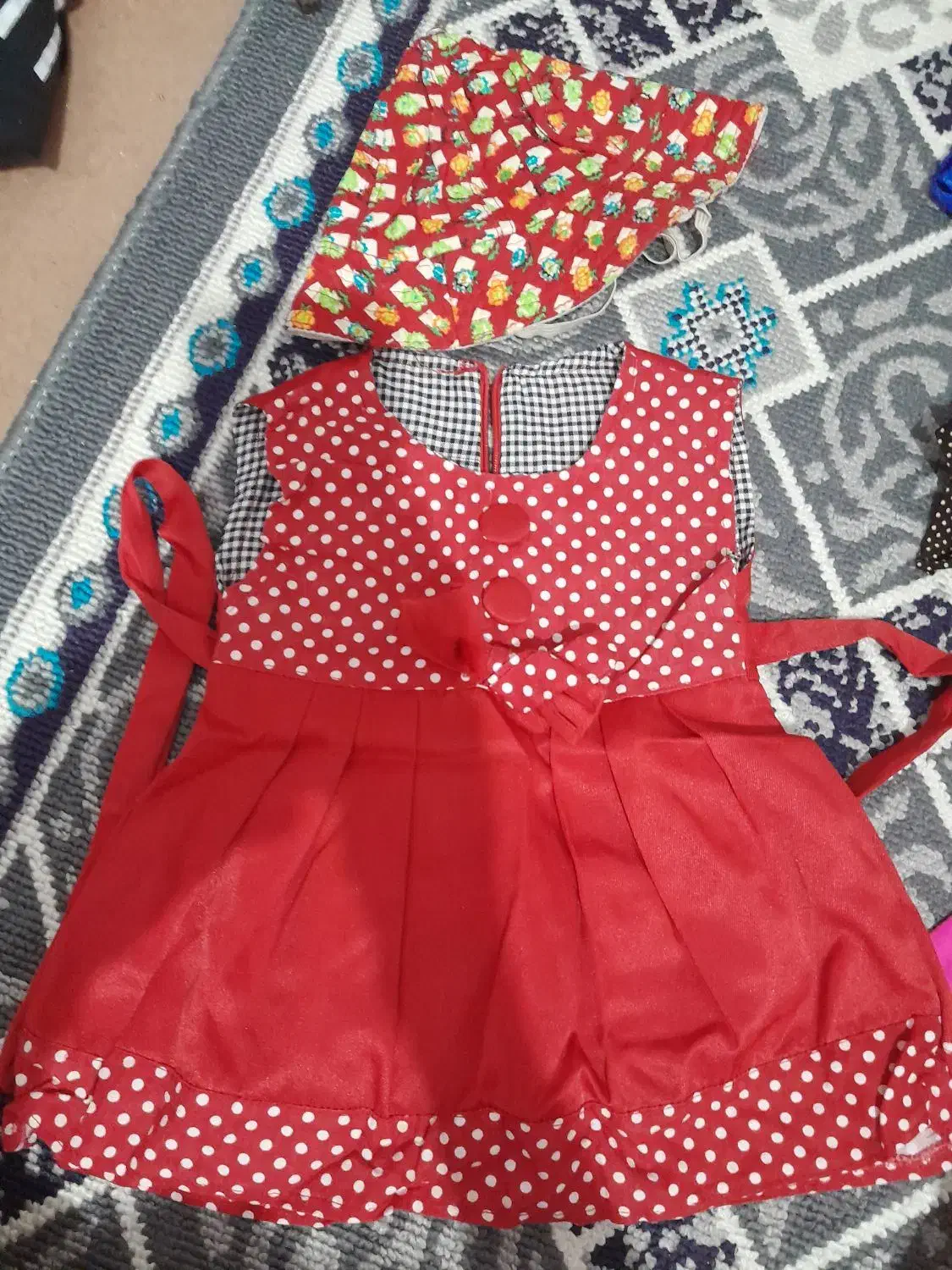 تعدادی لباس نوزادی دخترانه|لباس|گلبهار, نوبهار|دیوار