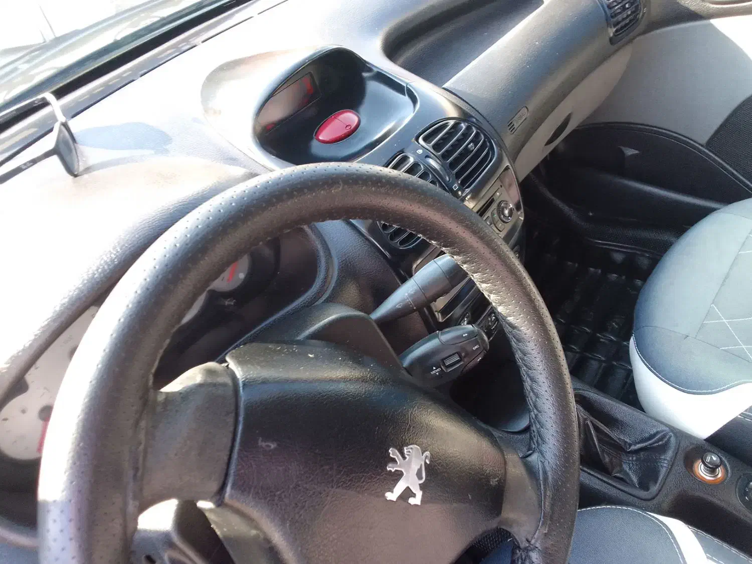 سلام  یک دسگاه خودرو ۲۰۶ اس دی بفروش میرسد|خودرو سواری و وانت|نوشین شهر, |دیوار