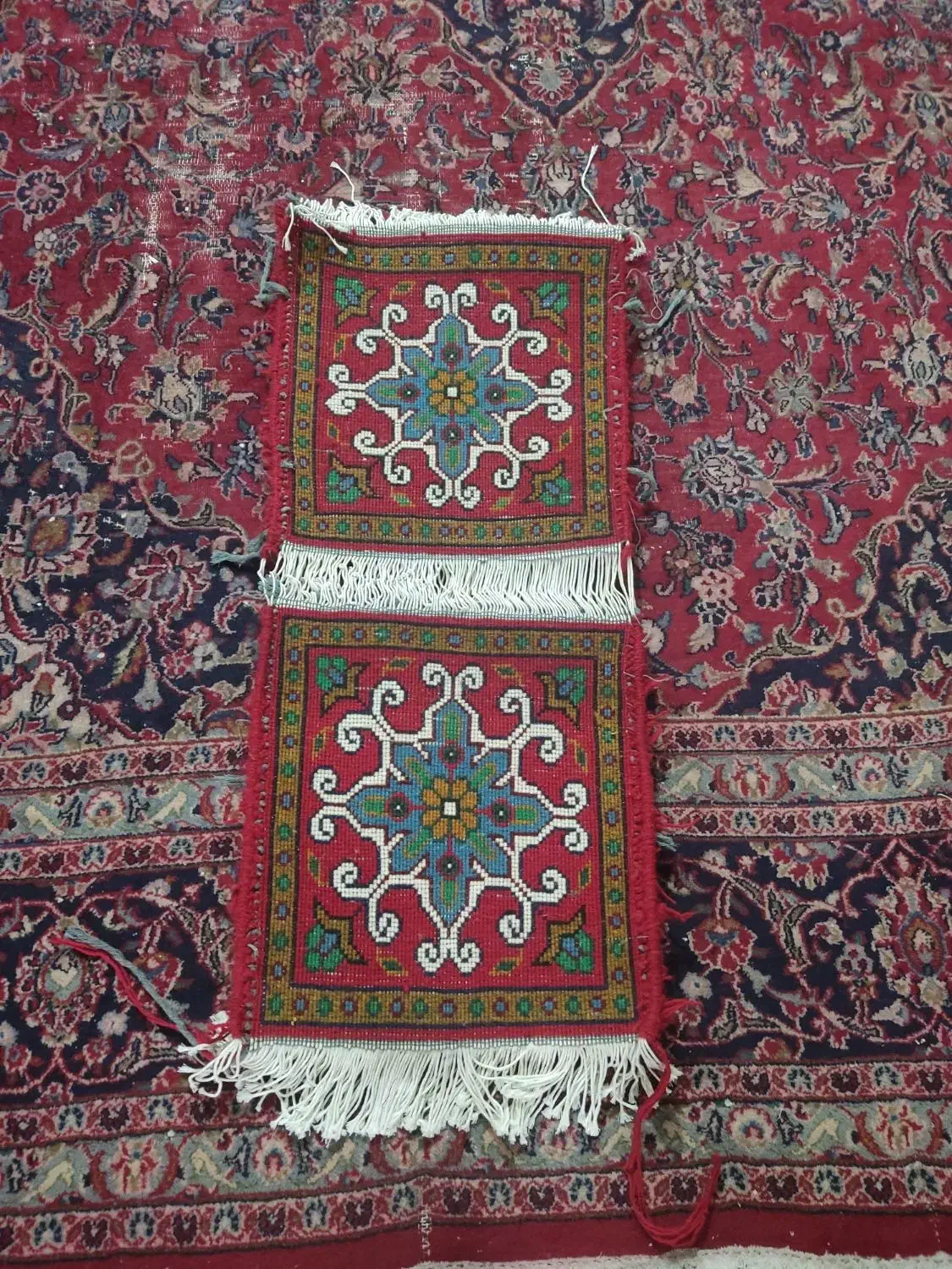 فرش روی صندلی|فرش|عجب شیر, |دیوار