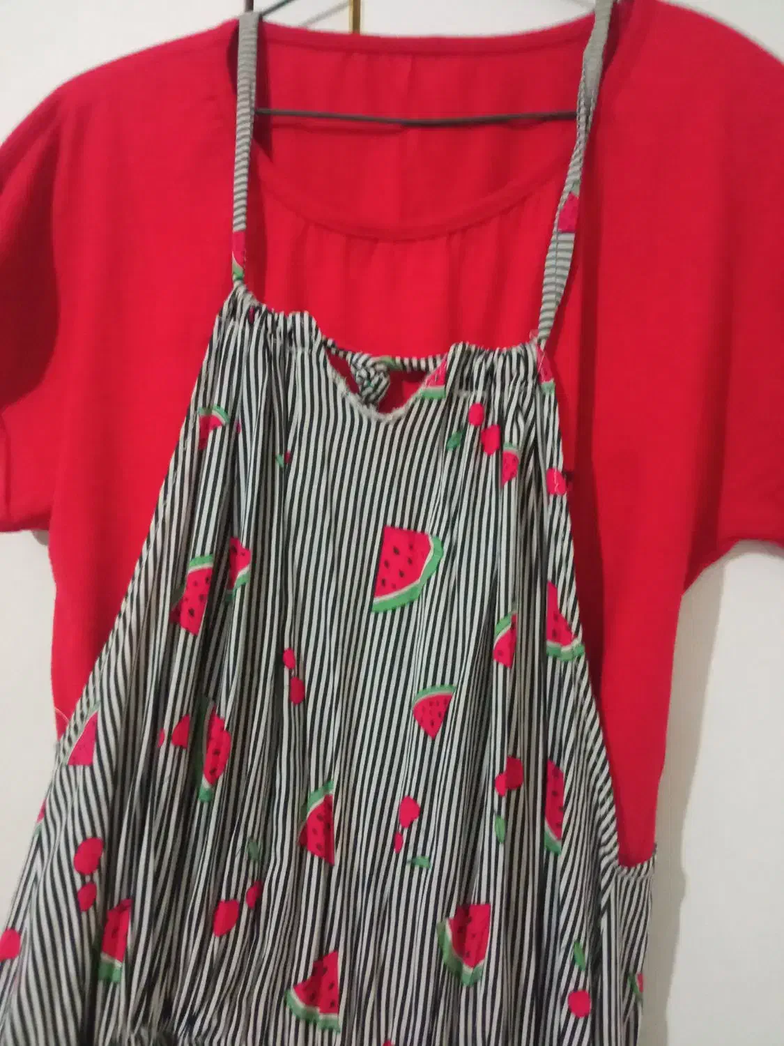 لباس خونگی|لباس|رشت, توشیبا|دیوار