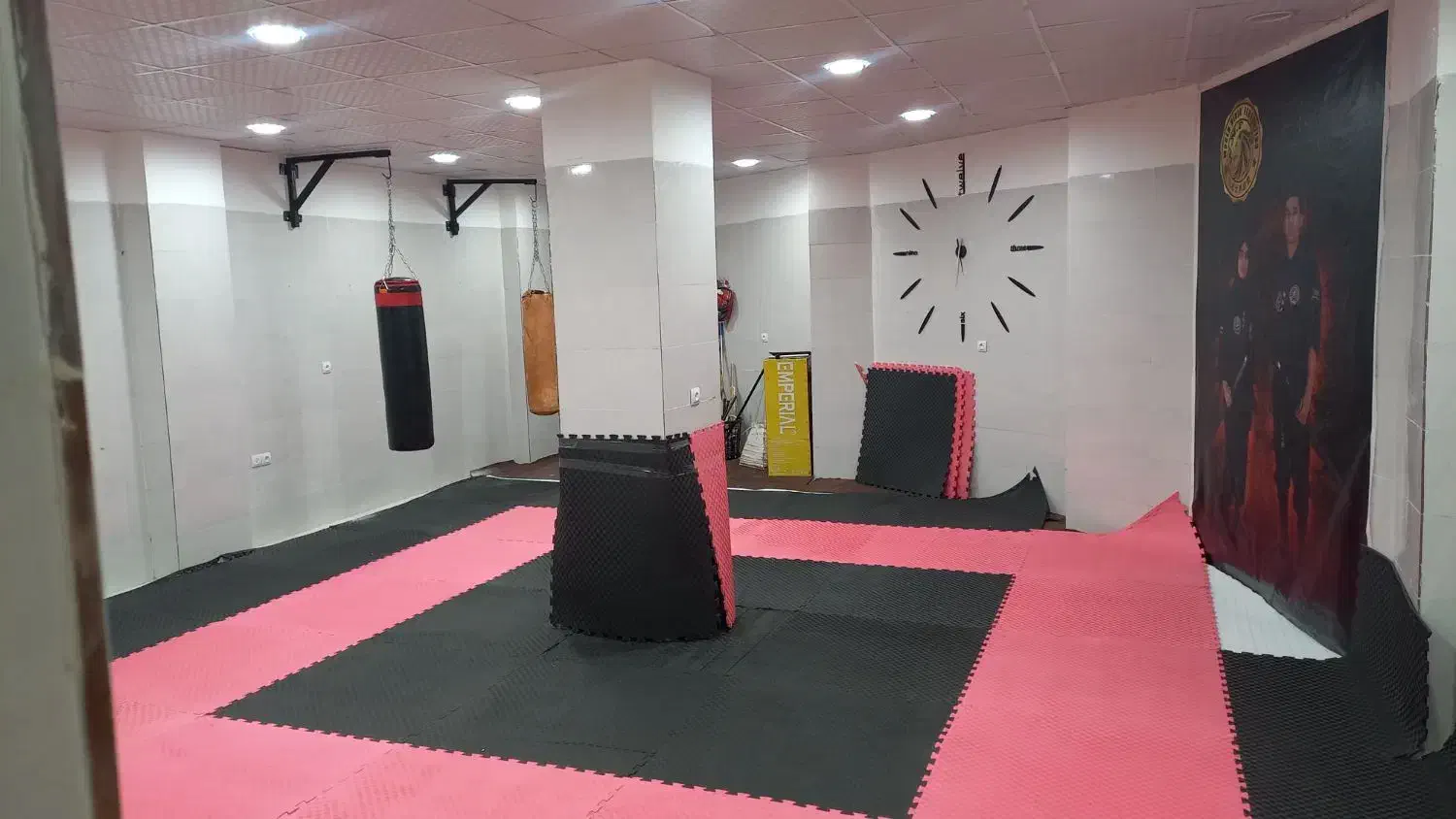 اجاره سانس باشگاه یوگاه ایروبیک|اجارهٔ کوتاهمدت دفتر کار و فضای آموزشی|بم, |دیوار