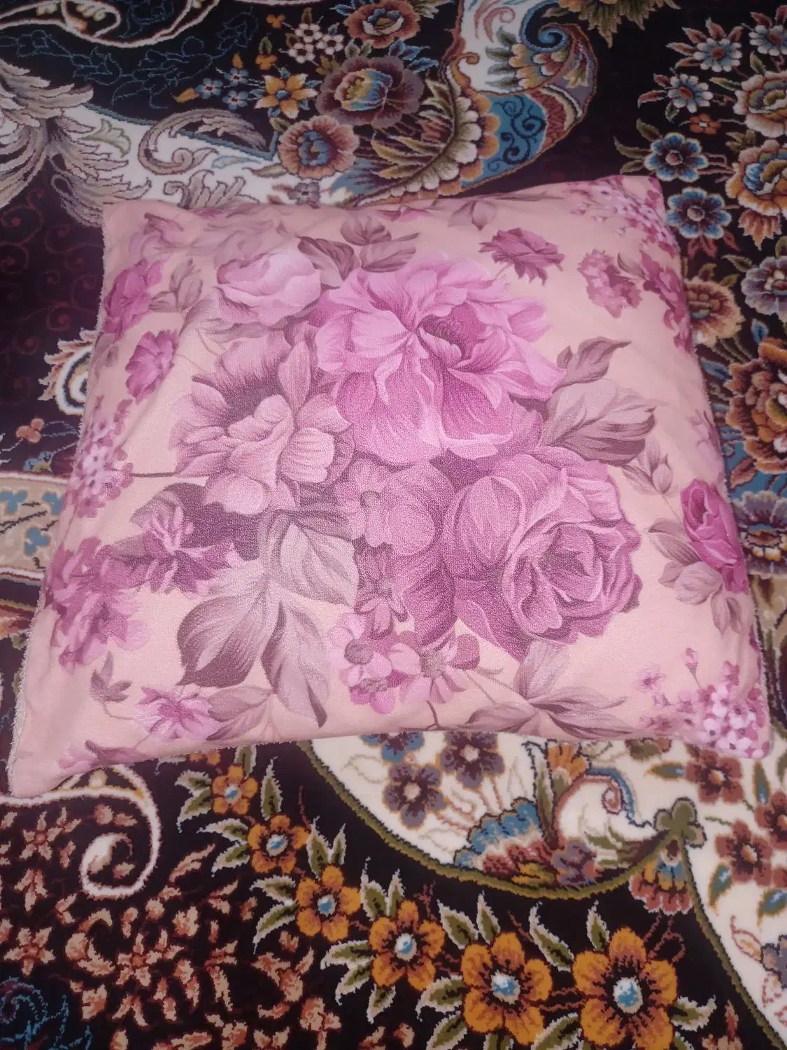 کوسن اماده|رختخواب، بالش، پتو|پارسآباد, |دیوار