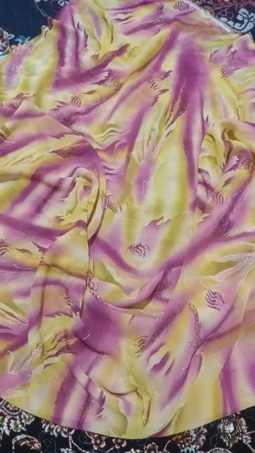 پارچه قوارهای|لباس|شهریار, شهریار|دیوار