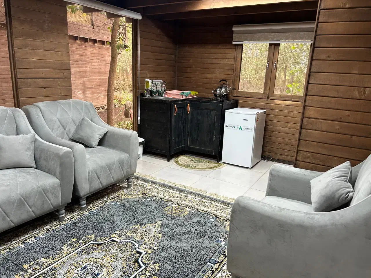 ویلا فول فرنیش شیک|فروش خانه و ویلا|کهنوج, |دیوار