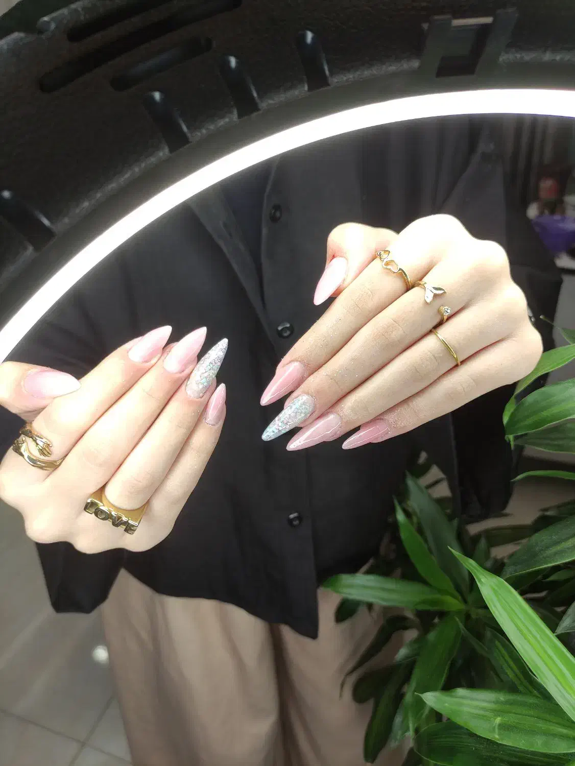 خدمات کاشت ناخن (کوی چمران)فقط ۲۵۰|خدمات آرایشگری و زیبایی|رشت, پیرکلاچای|دیوار