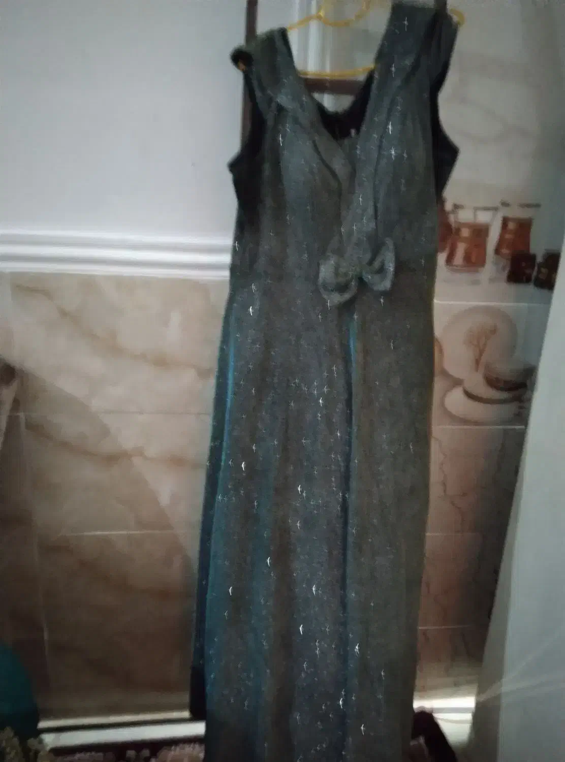 لباس مجلسی|لباس|شیراز, قلعه نو|دیوار