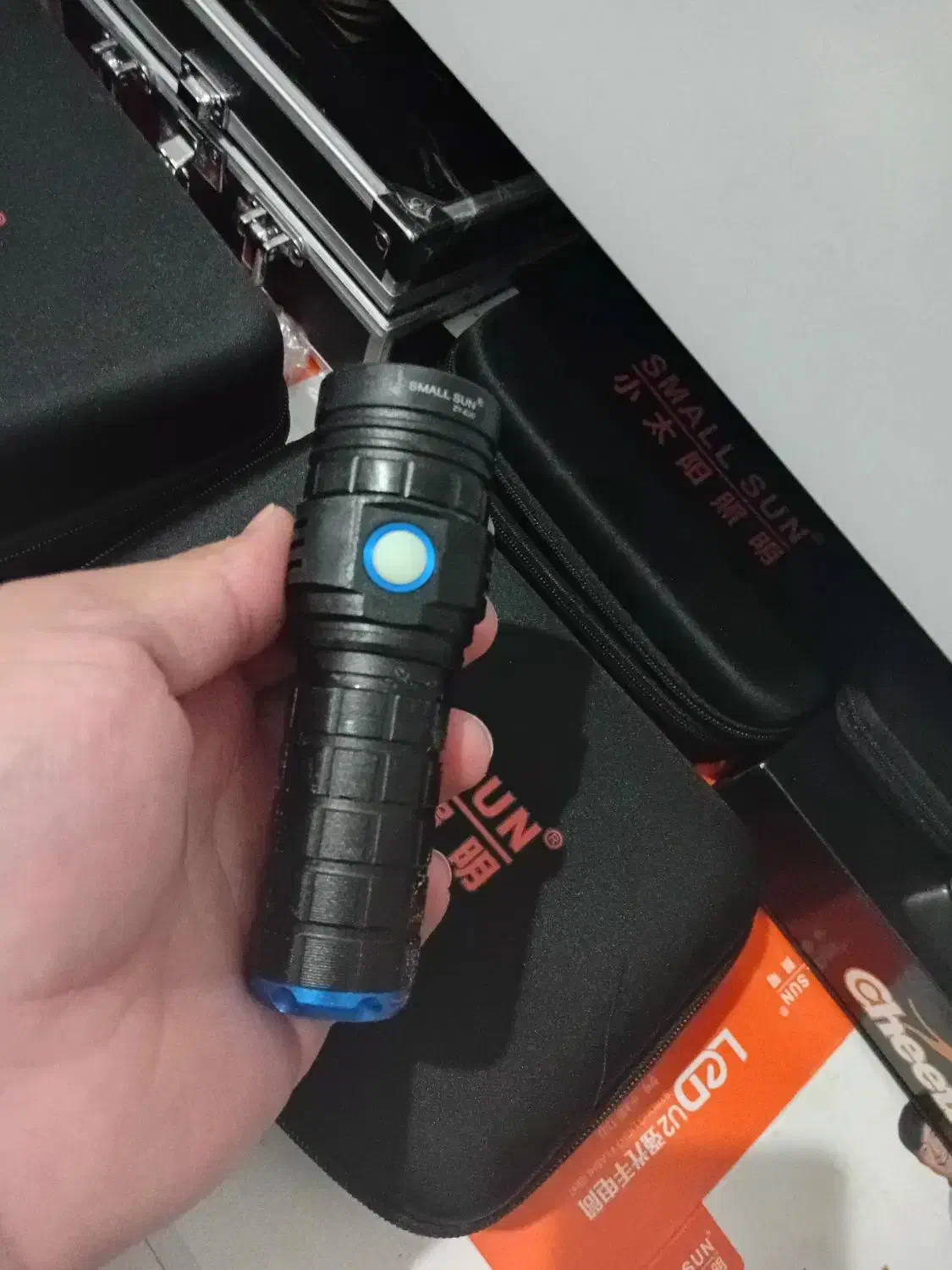 تعدادی چراغ قوه|کوهنوردی و کمپینگ|پاکدشت, پاکدشت (مامازند)|دیوار